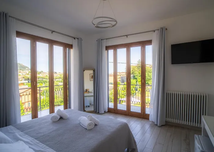 לינה וארוחת בוקר Mafalda פייטרה ליגורה